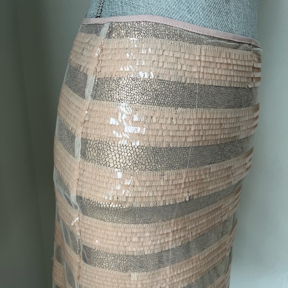 NWOT- MINKPINK Blush sequin skirt! Fully lined SIZE S - Picture 2 of 6